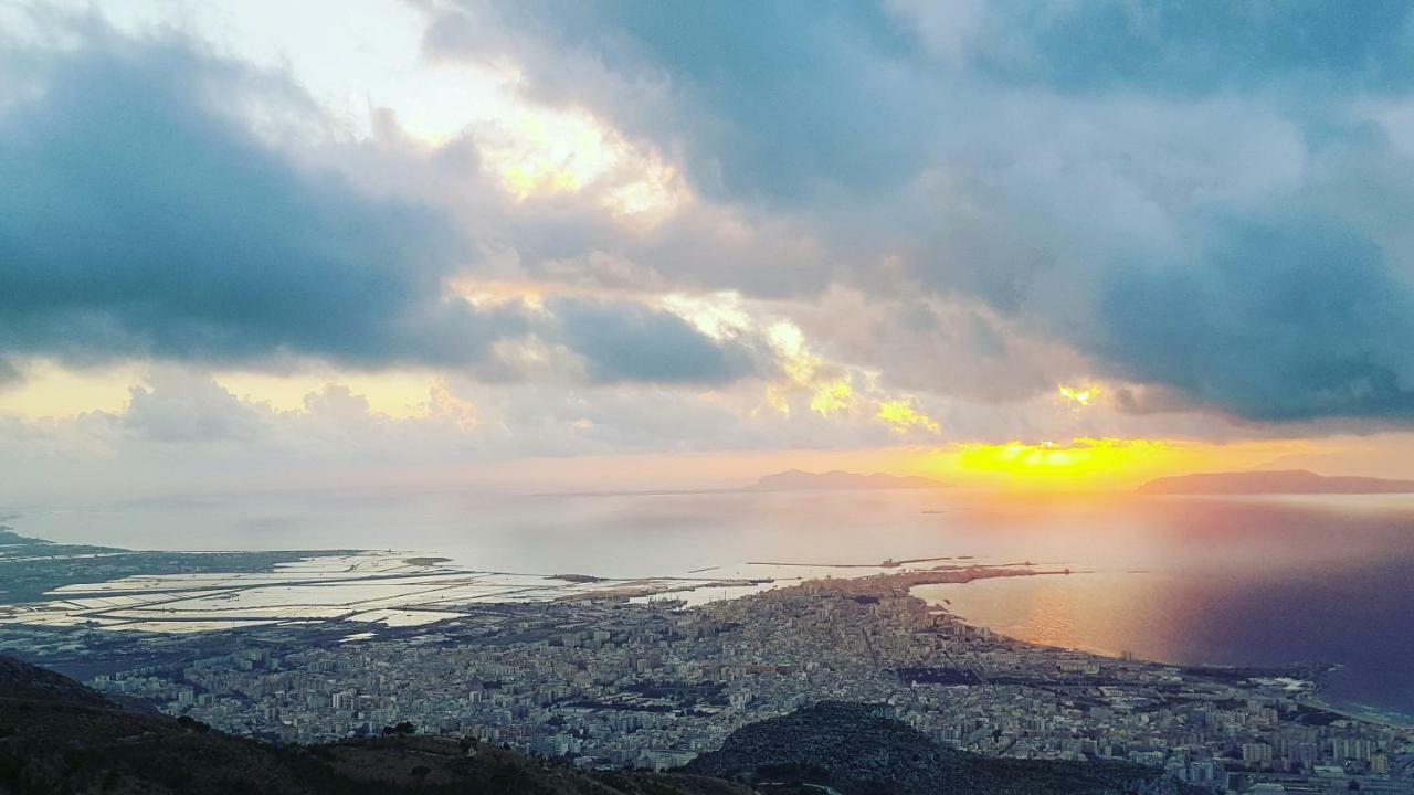 La Casa Di Paoletta A Due Passi Dal Mare Daire Trapani Dış mekan fotoğraf